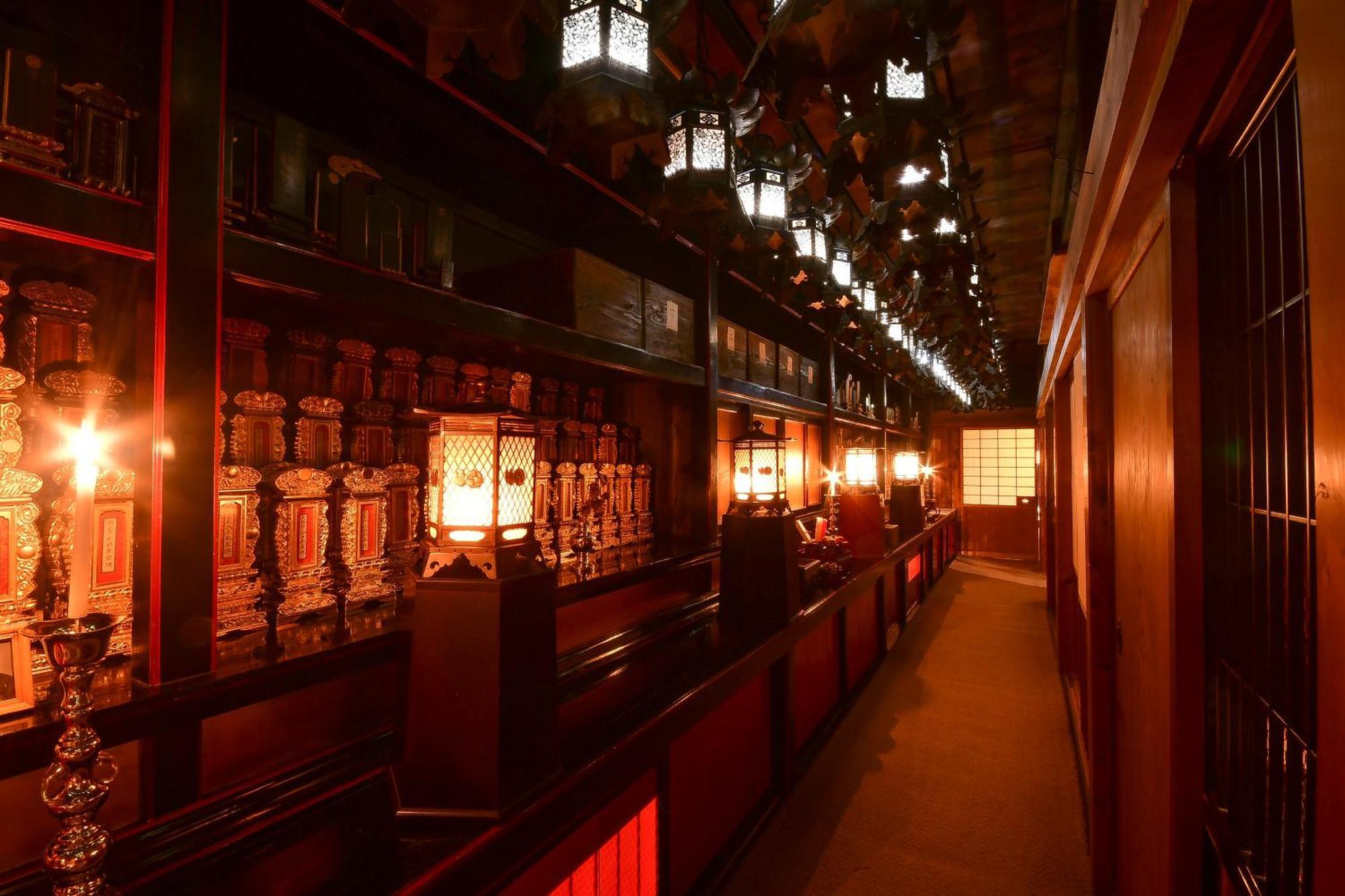 Готель Koyasan Shukubo Yochiin Екстер'єр фото