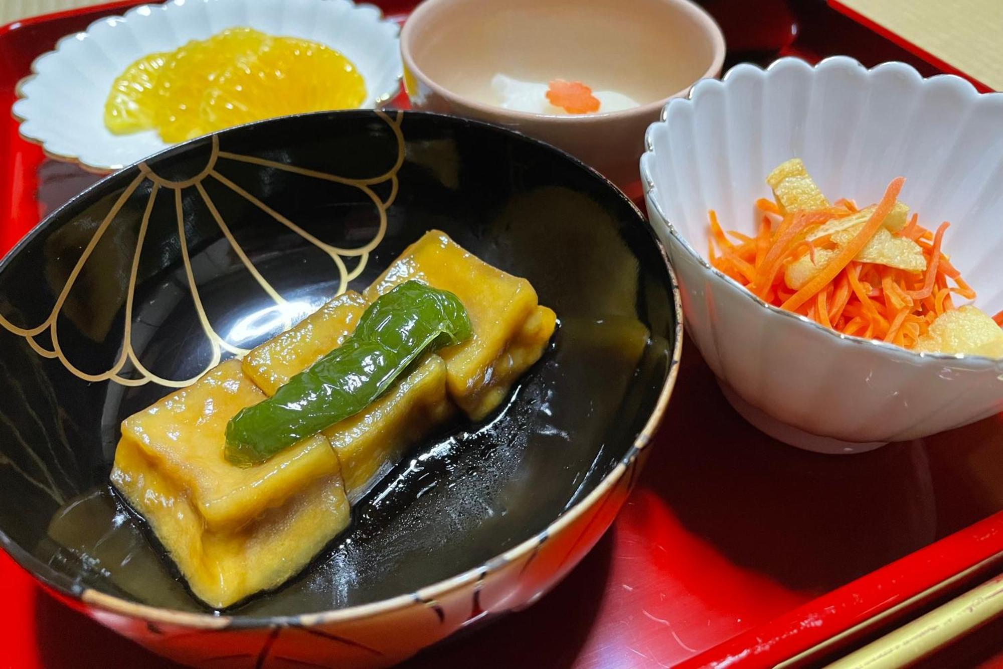 Готель Koyasan Shukubo Yochiin Екстер'єр фото
