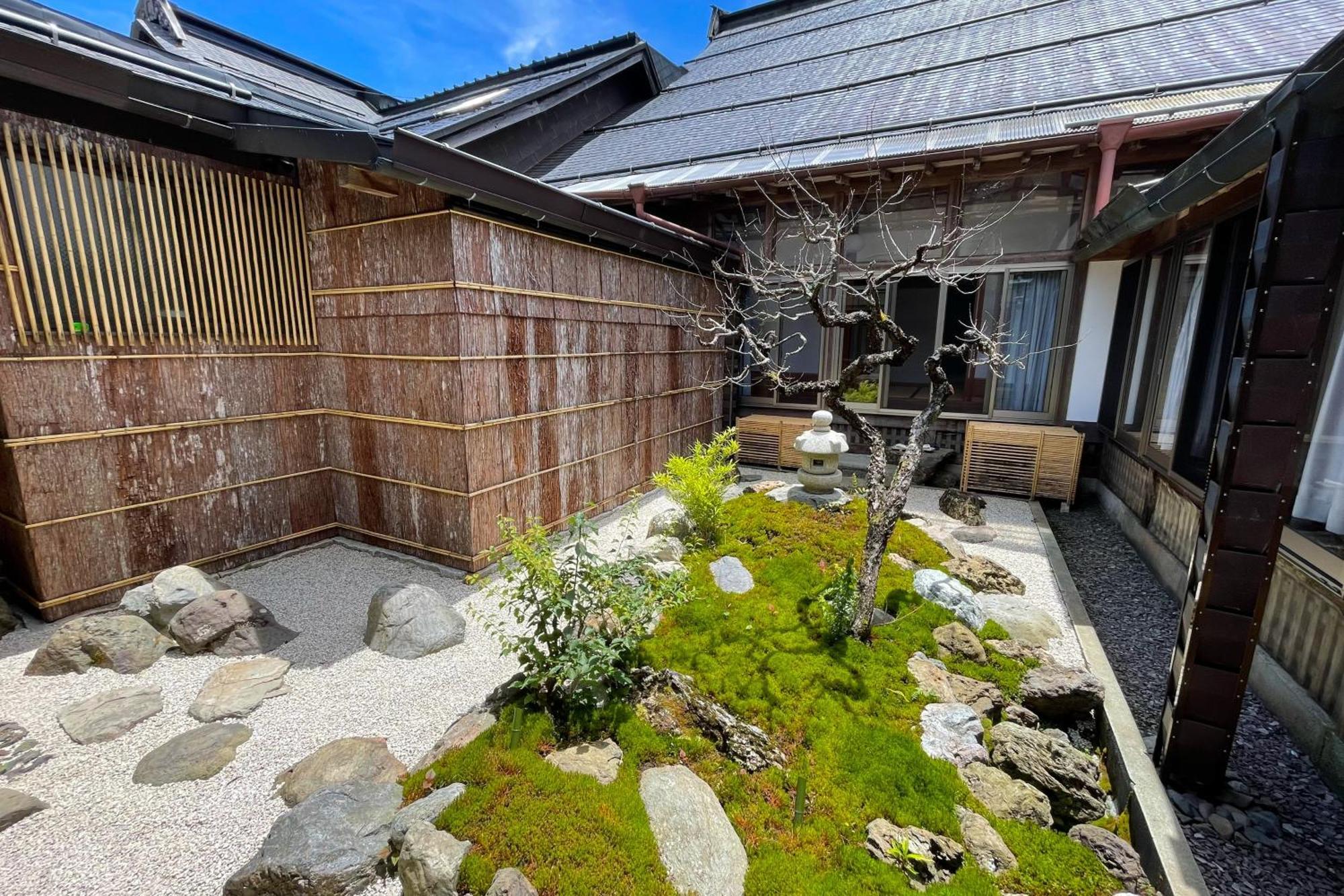 Готель Koyasan Shukubo Yochiin Екстер'єр фото