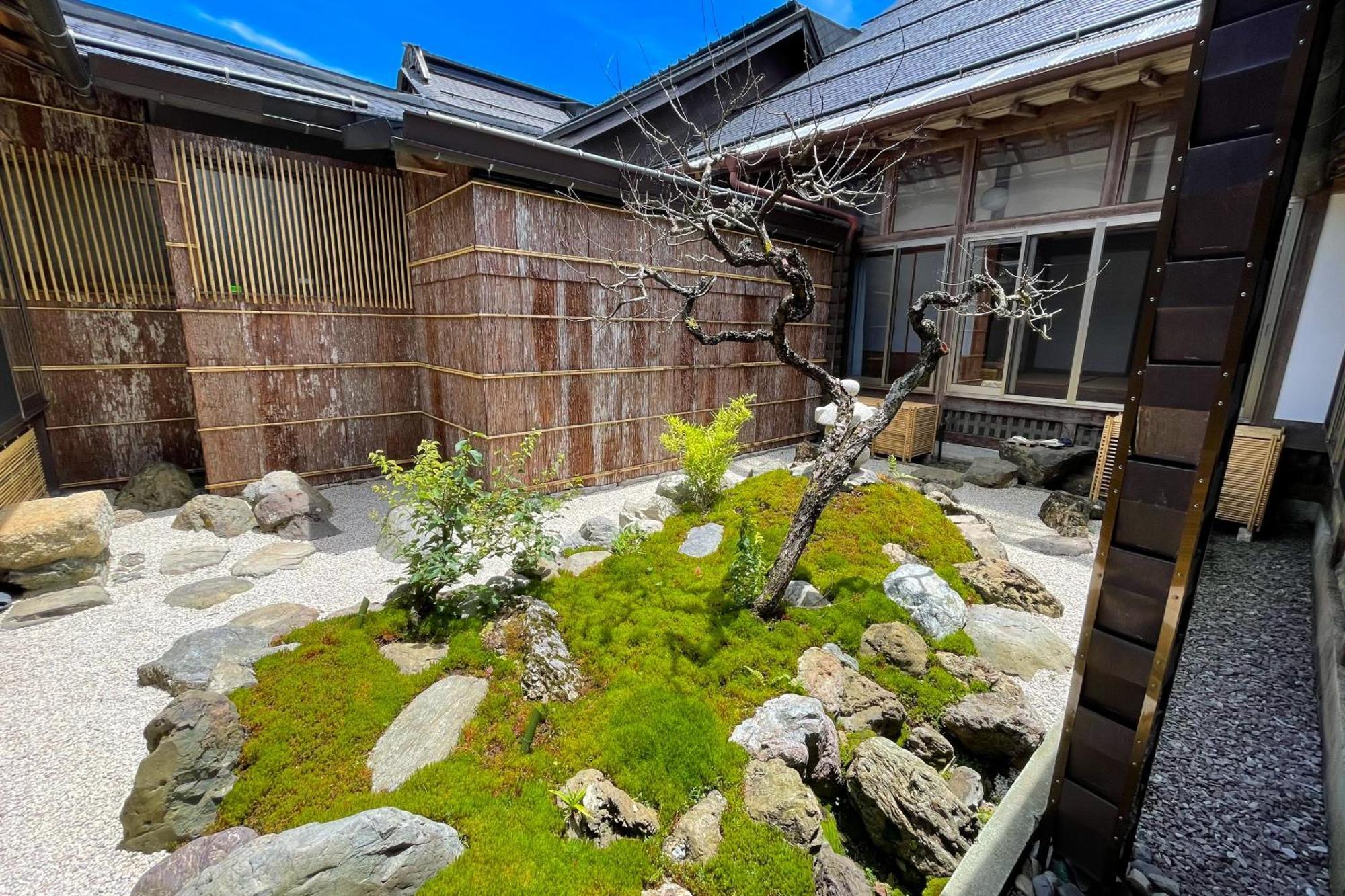 Готель Koyasan Shukubo Yochiin Екстер'єр фото